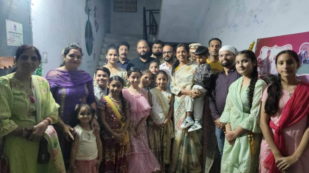 District Administration organized a grand Bhajan Sandhya at Birdh Ashram on the occasion of Diwali